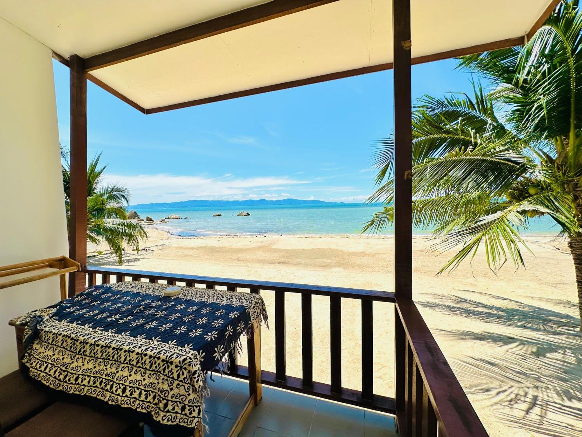 The Scenery Beach Resort Baan Khai Exterior foto