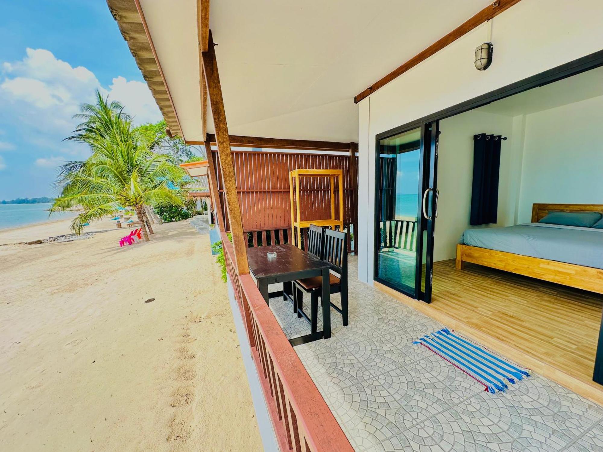 The Scenery Beach Resort Baan Khai Exterior foto