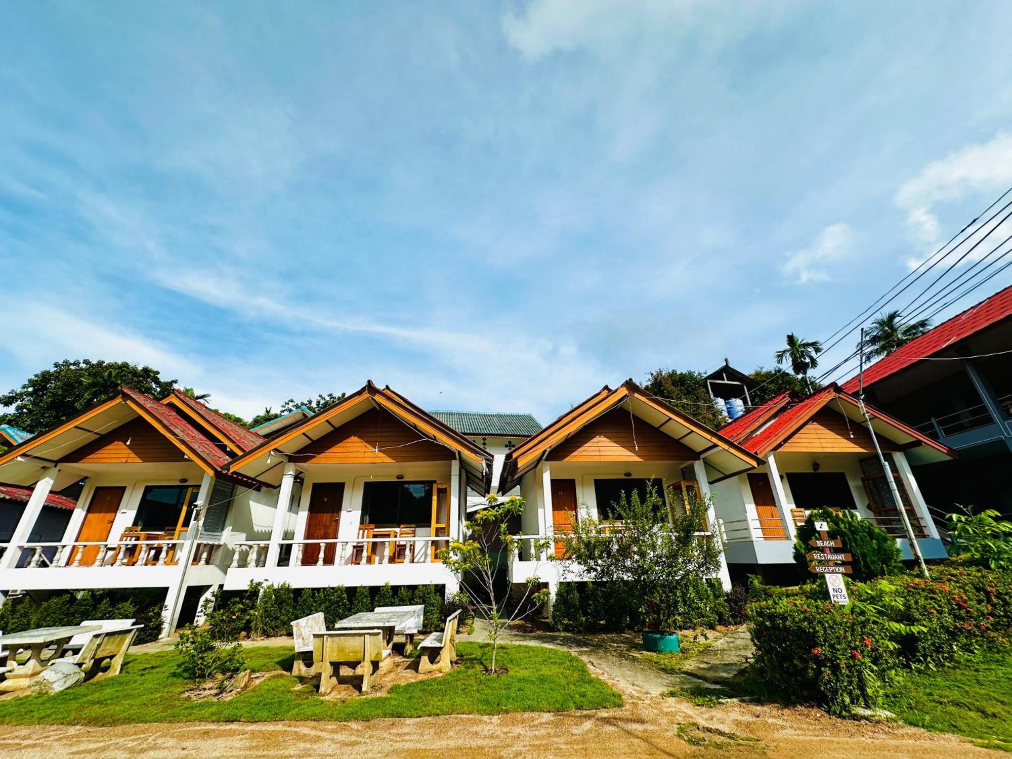 The Scenery Beach Resort Baan Khai Exterior foto
