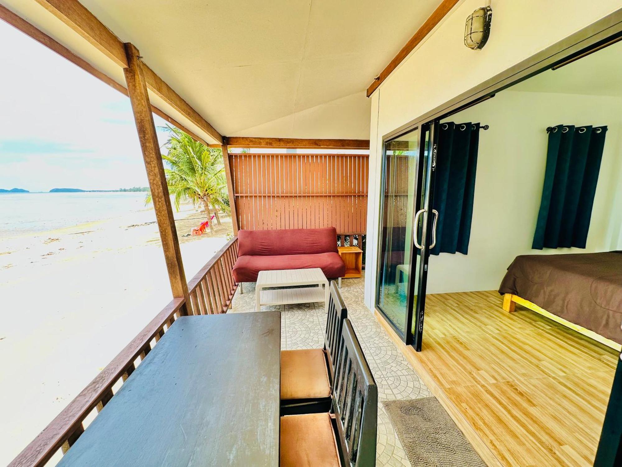 The Scenery Beach Resort Baan Khai Exterior foto