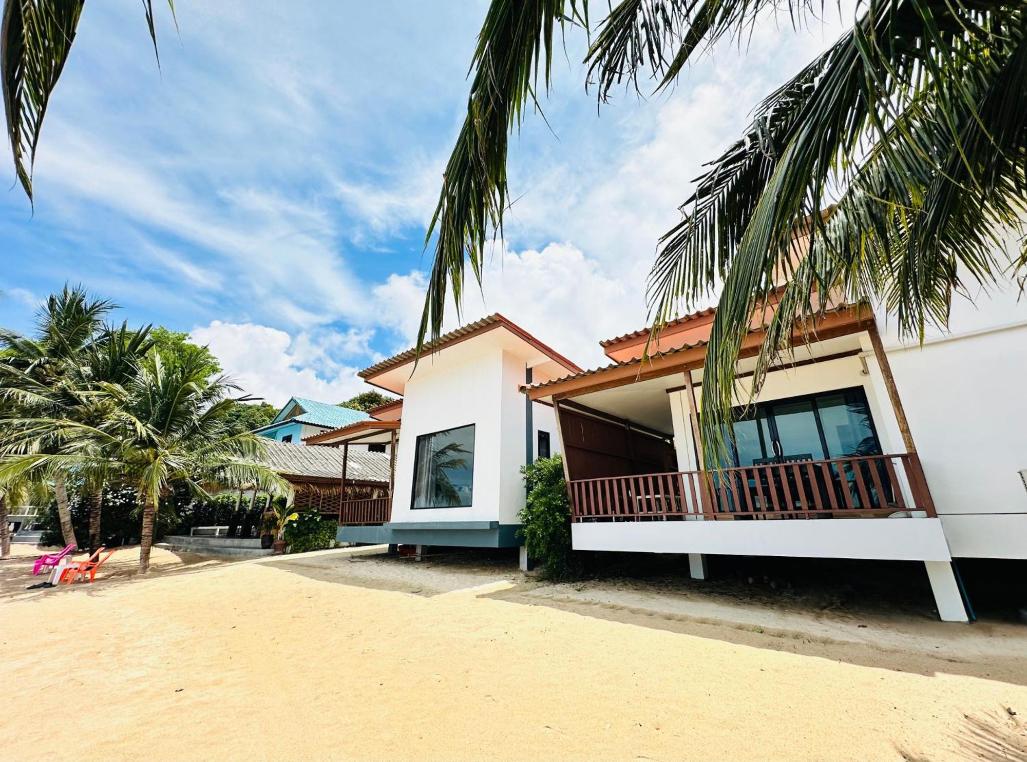 The Scenery Beach Resort Baan Khai Exterior foto